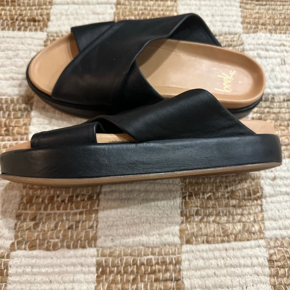 beek Black Leather Crossband Slide Sandals with Tan Footbed